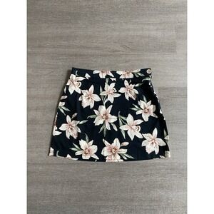 Small Forever 21 Floral Skirt with Zip up Button on the side